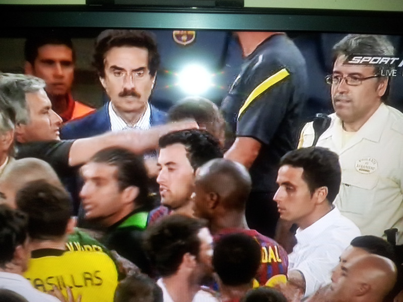 Ohrenkneifer. Jose Mourinho, Clasico, Real Madrid, Barcelona